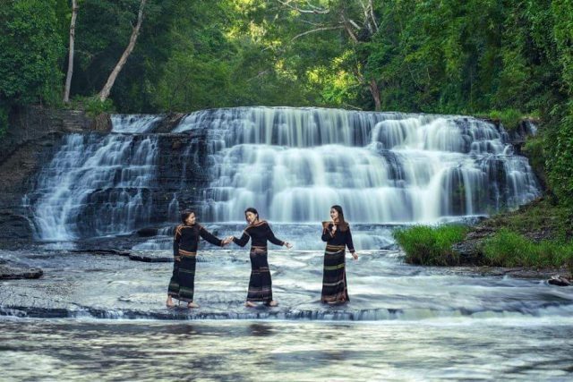 Thuê Xe Du Lịch 4 chỗ, 7 chỗ, 16 chỗ đi Đăk Lăk Từ Tuy Hòa, Phú Yên 1 Ngày